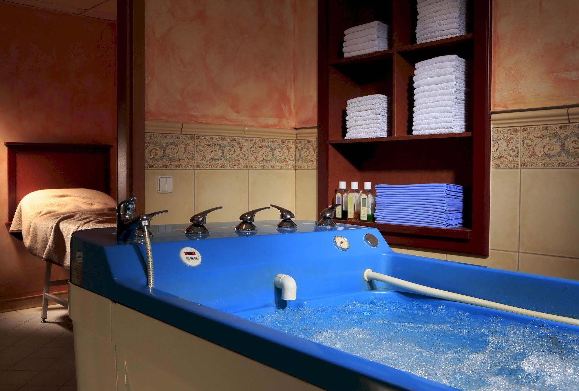 Orea Place Aparthotel